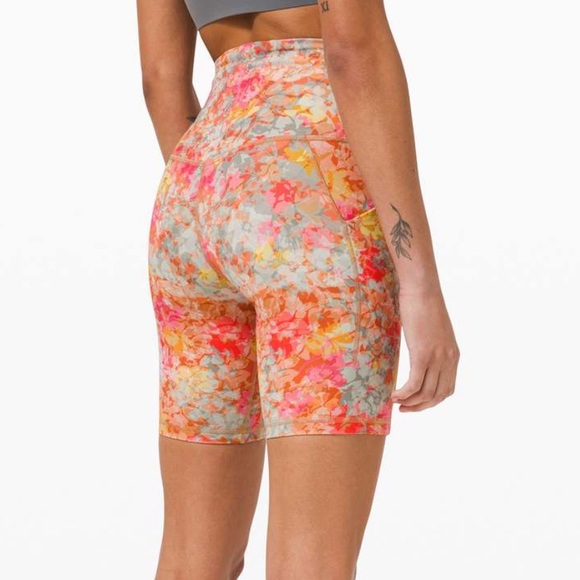 💕LULULEMON ALIGN HIGH RISE SHORT WITH POCKETS 8”💕 - Picture 4 of 16